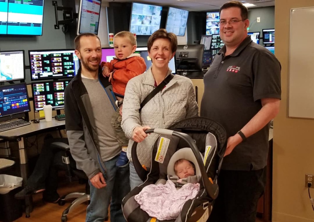 Dispatcher Carl Smith assist Middlebury family with delivery of second child